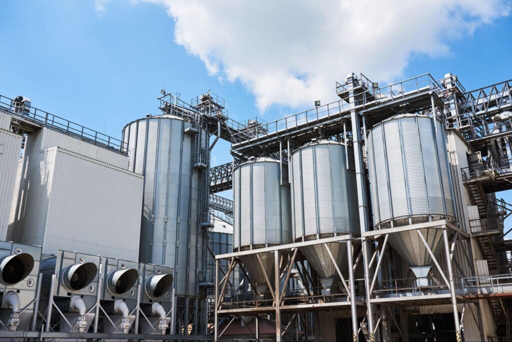 Grain Bin vs. Silo: What’s The Difference?