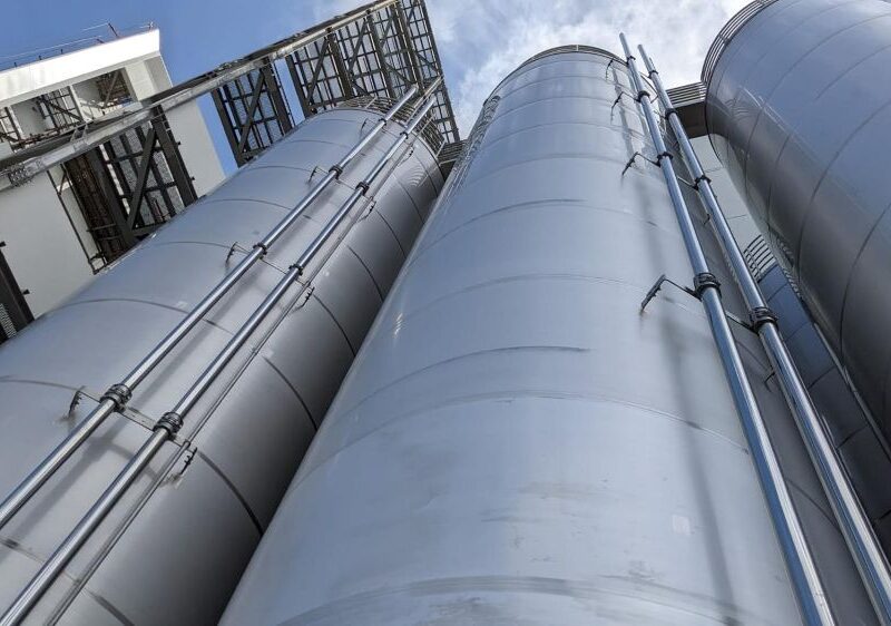 What is the Difference Between a Silo, Day Bin, and Hopper?